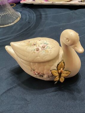 Vintage Berger Italy White Porcelain Swan Trinket Box